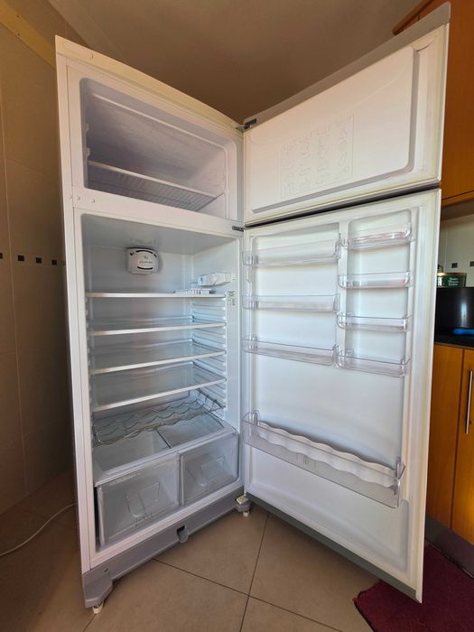 Frigorifico combinado Ariston Hotpoint - Class A+