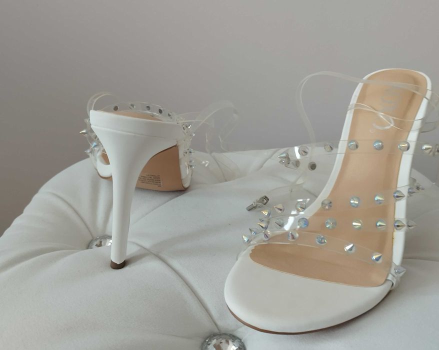 Літні босоніжки з ремінцями