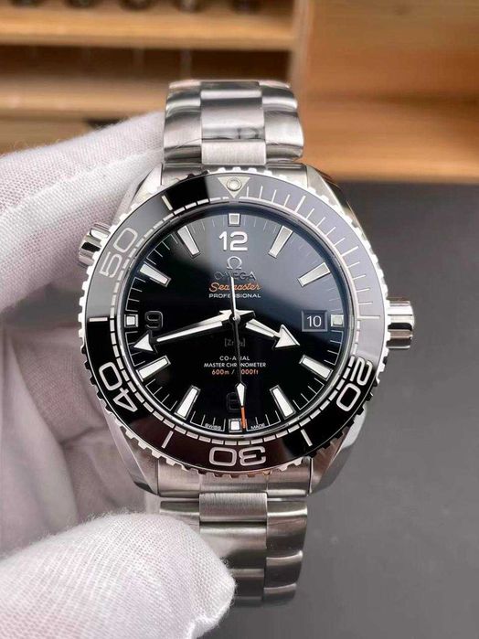 чоловічий наручний годинник Omega Planet Ocean Seamaster 600m VS