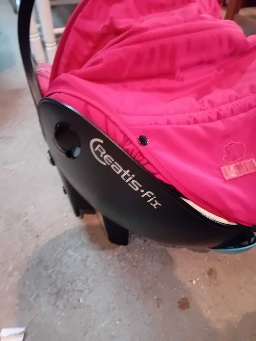 Ovo Bébé Confort Creatis vermelho + base Isofix