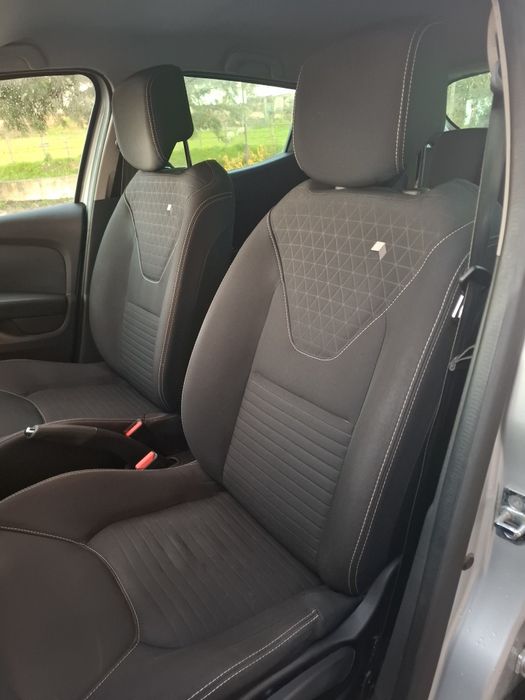 Renault clio 0.9cc tce versão limited  125 mil kms