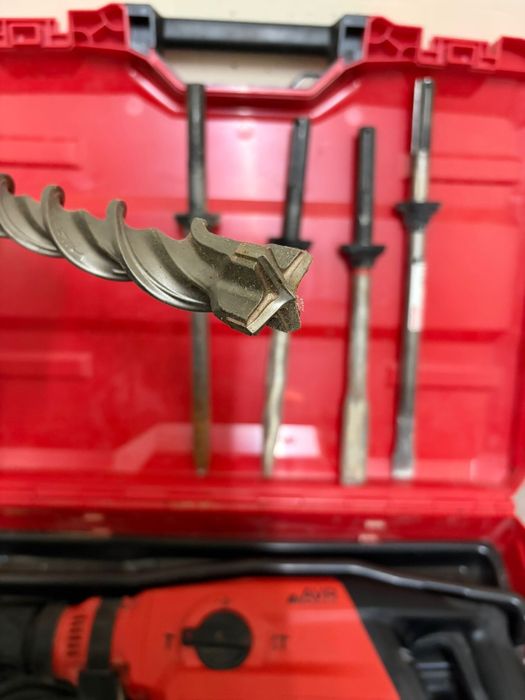 Hilti TE 70 AVR SDS Max Profissional Completo com Brocas e Ponteiros Originais