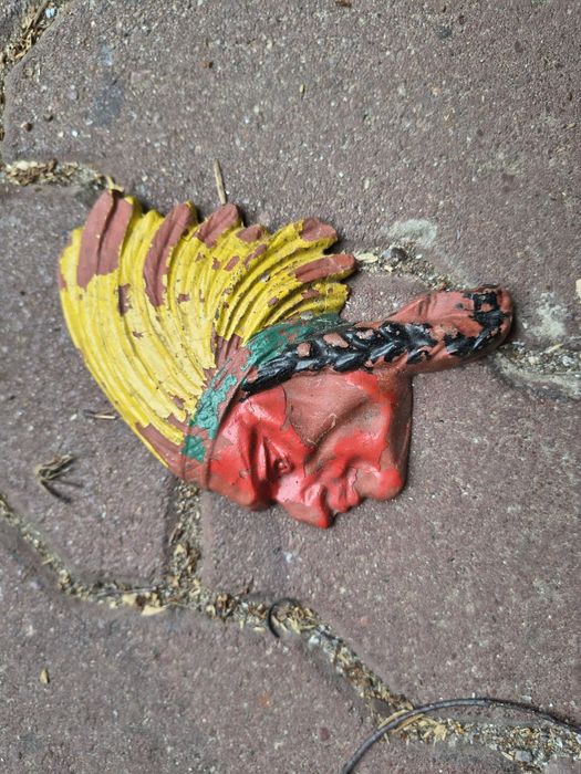 Zabytkowa tabliczka  rzeźba dekoracja indianin retro vintage