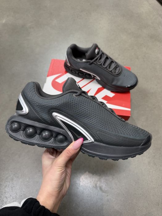Нові оригінал на весну  круті Nike Air Max DN розмір:43/27.5