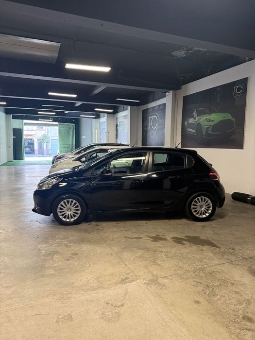Peugeot 208 — fotografia 3