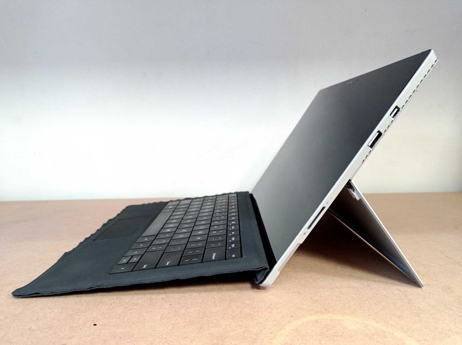 Microsoft Surface Pro 4 1724 i5 8GB RAM 256SSD Win11 bez dotyku
