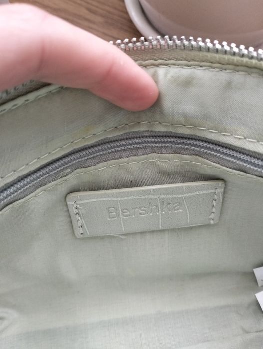 Маленька сумочка від Bershka
