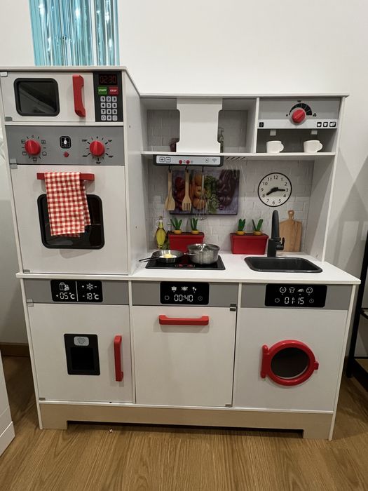 Cozinha de brincar em madeira