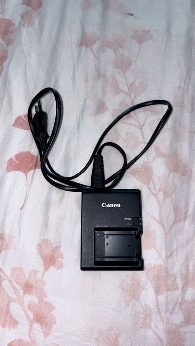 Canon EOS 1300D + objetiva 28-90 mm