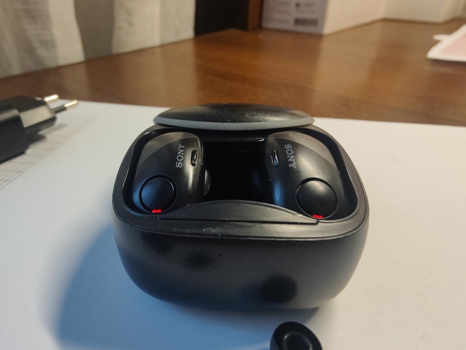 Беспроводные наушники Sony WF-SP700N