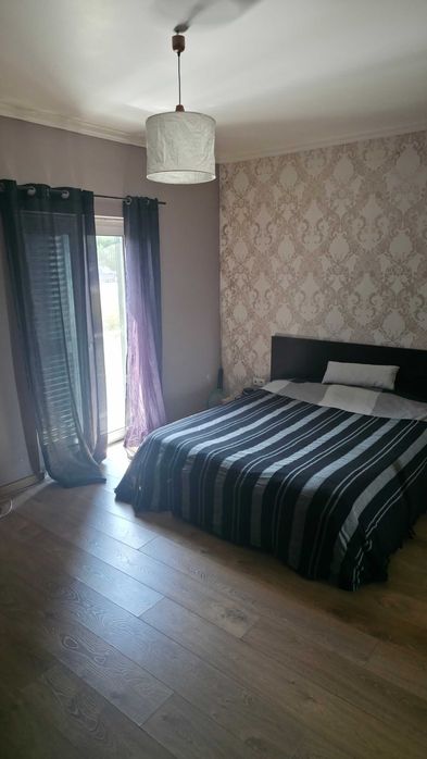 Vendo Moradia T4 - Garagem, Churrasqueira e Logradouro de 181 m²