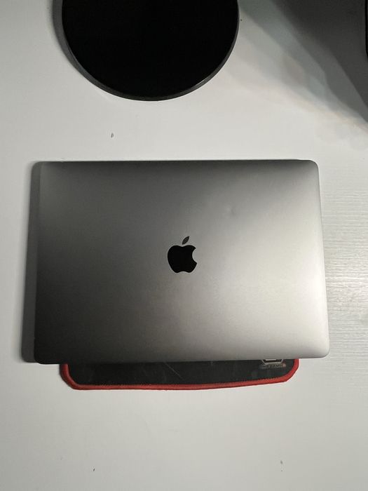 MacBook Air 13“ 2020 i3/8/256