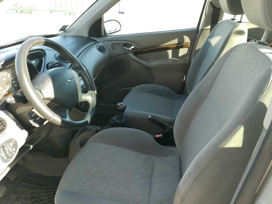 Ford Focus só 169000 KMS ,1.6 Ghia, 100 CV, inspeção até Junho de 2027.