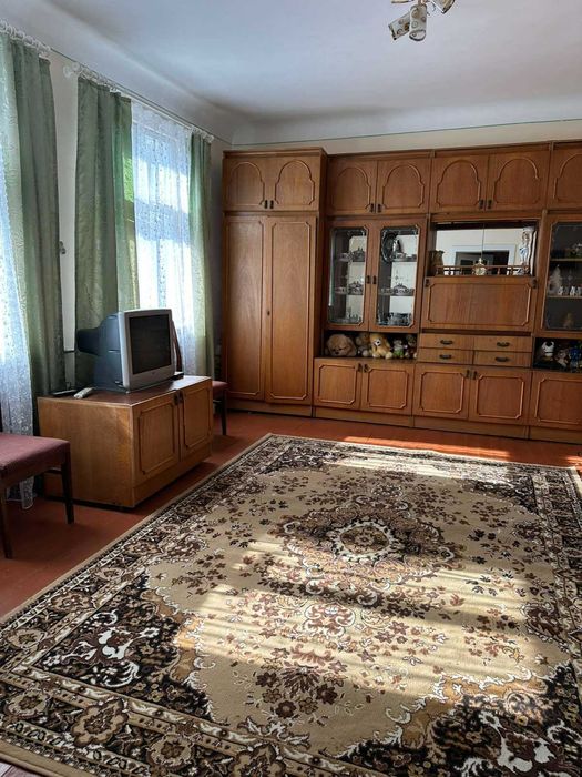 Продається квартира в особняку