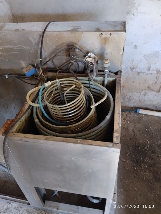 Refrigerated counter, imperial sink, and chairs64297868430082122