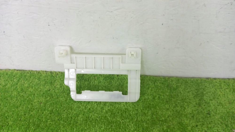 ślizg uchwyt lewy reflektora mitsubishi eclipse cross 21r-