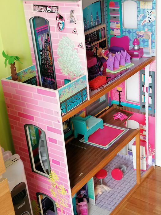 Casinha de bonecas434775381183703041
