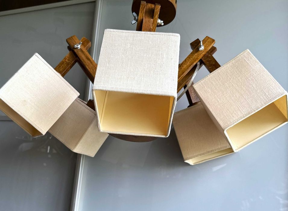 Люстра потолочна дерев'яна. 5 ріжків