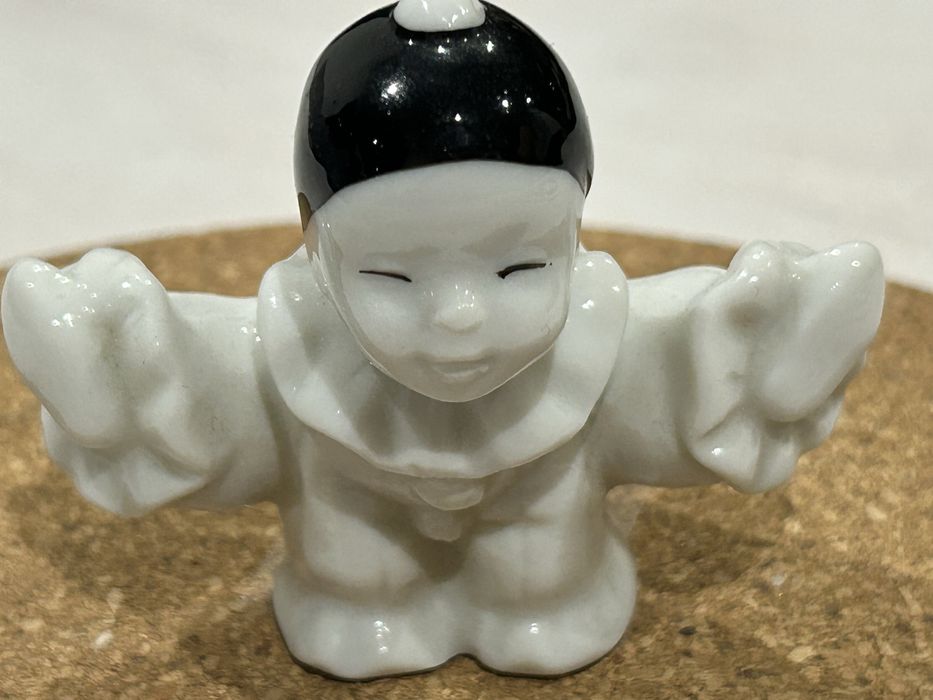 Porcelanowa figurka Pierrot