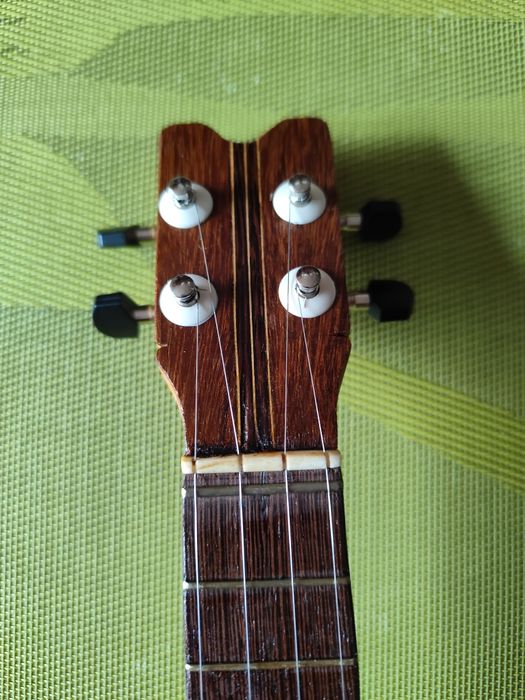 Cavaquinho construção artesanato, muito lindo e bom