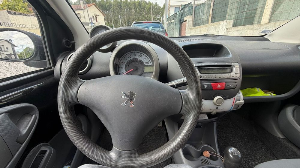 Peugeot 107 a gasolina nacional