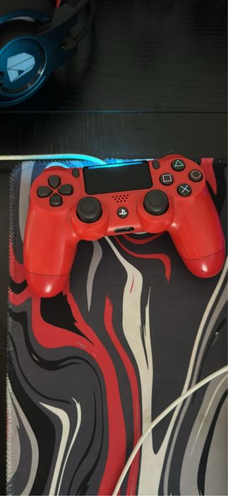 Ps4 + comando e jogos CD