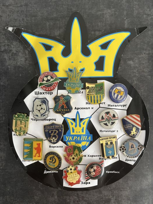 Велика колекція футбольних значків (пінів) – UEFA, Premier League, Serie A, UPL