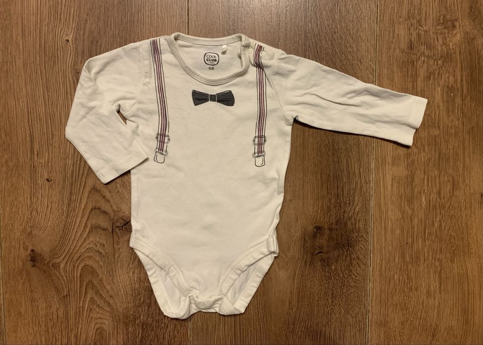 Kremowe eleganckie body Cool Club r. 68 body z muszką i szelkami