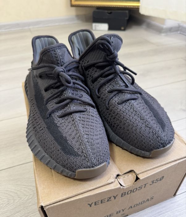кросівки adidas yezzy