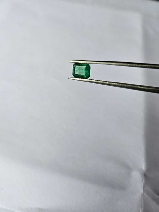 naturalny szmaragd 0,93 ct Top quality Vivid Green Certyfikat AIG OKAZJA!!!