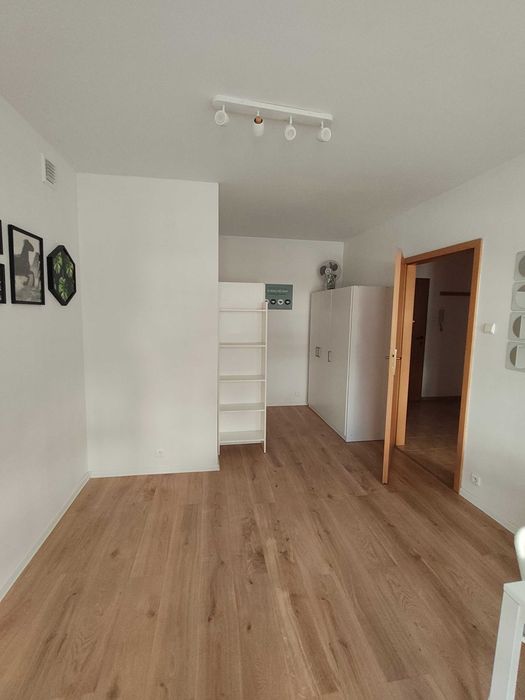 Dwupokojowe, ul. Górki, Bezpośrednio