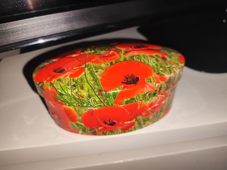Жестяная коробочка,маки
