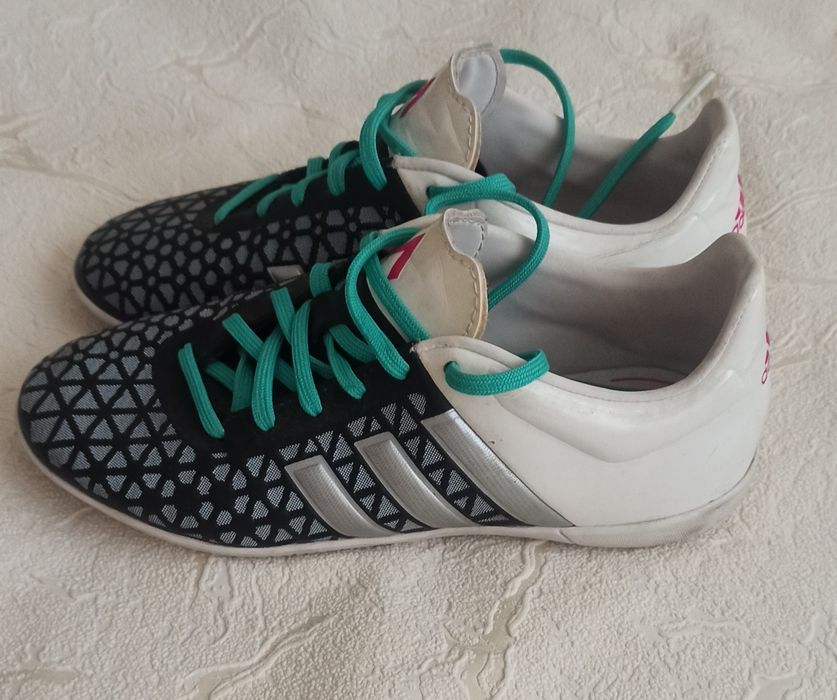 Футзалки Adidas 33 р.