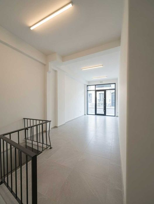 Armazém de 390 m² em São Sebastião da Pedreira, Lisboa