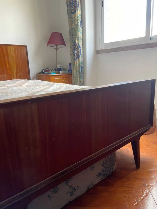 Cama corpo e meio ( para colchão 1,90 x 1,05)