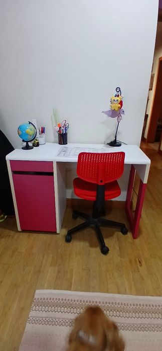 Secretaria branca e cor de rosa quarto menina