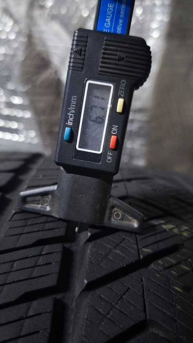 Шини Б/в 305.35.21 комплект Pirelli