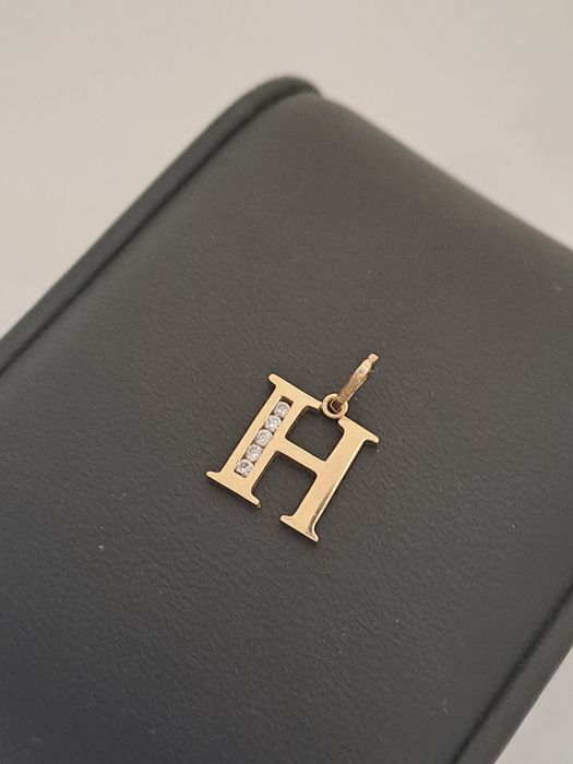 Złota literka H 585 Nowa