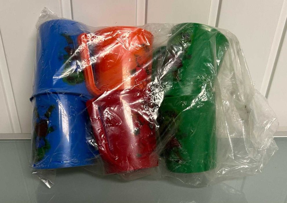 Plastic Items Lot458781378279516160