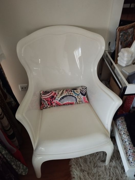 Poltrona grande Pedrali Pasha 660 em branco