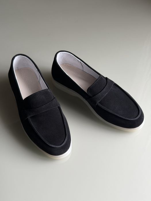 Жіночі чорні замшеві лофери 36-23.5 см