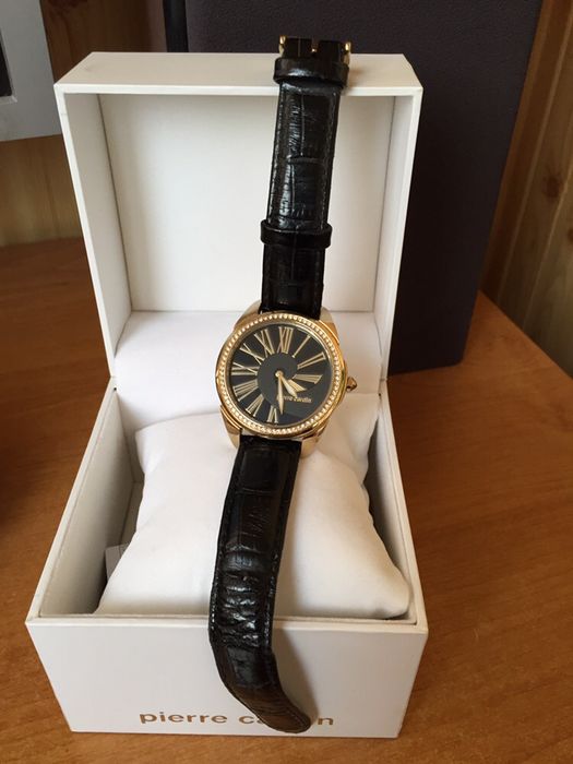 Часы Pierre Cardin.