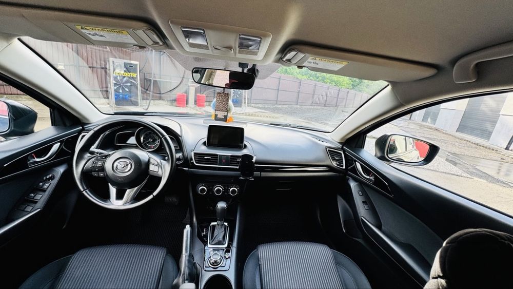 Mazda 3 2015.