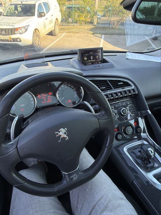 Peugeot 3008 – Automático | Híbrido Diesel | Muito Económico