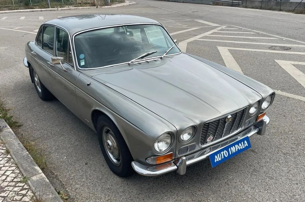 Jaguar XJ