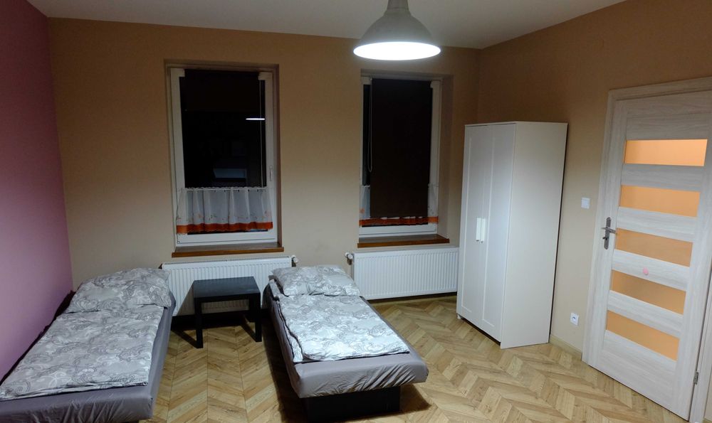 21 Zabrze Centrum - Apartament dla 4 osób TV PARKING WIFI