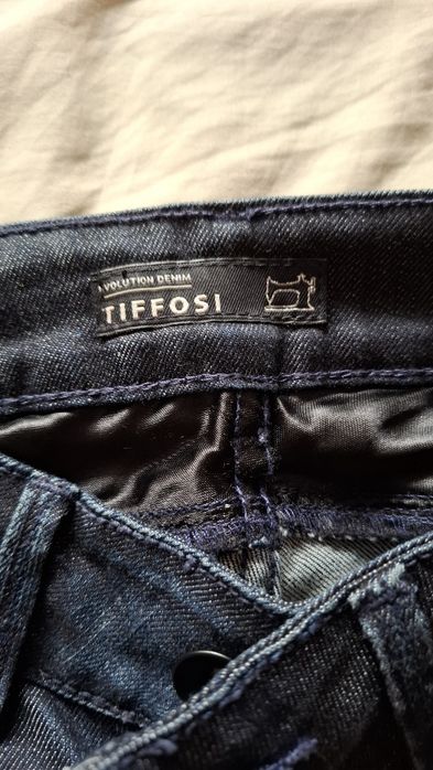 Продам нові фірмові джинси Tiffosi на зріст 140