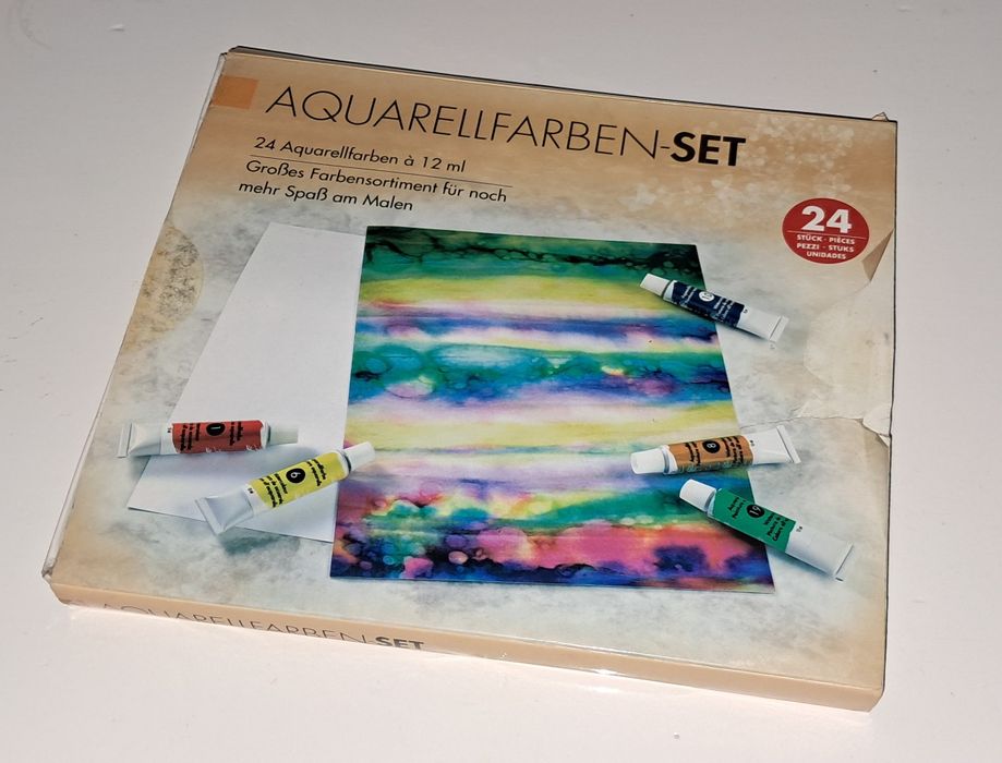 Lápis Cor Caran D'Ache, Bloco A3 Canson, Guaches, Carvão, Telas