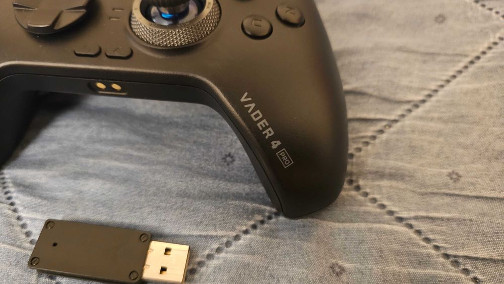 Kontroler FLYDIGI Vader 4 Pro Czarny