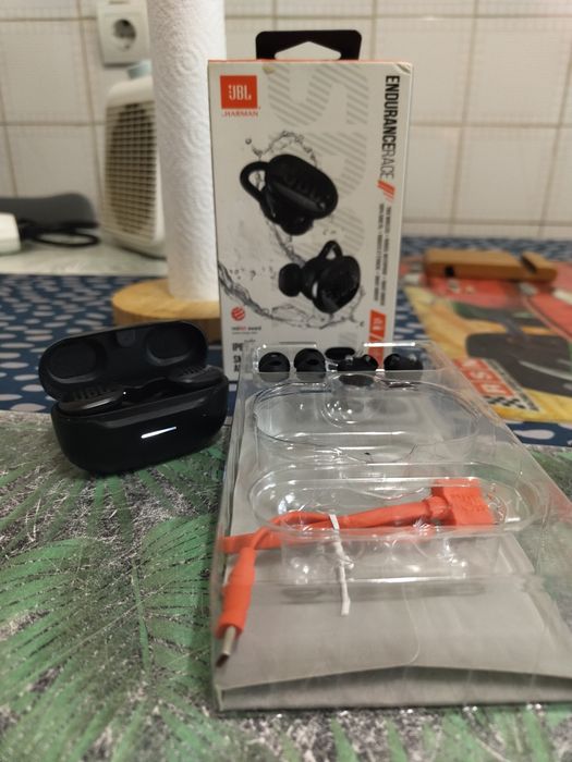 JBL Endurance Race TWS.